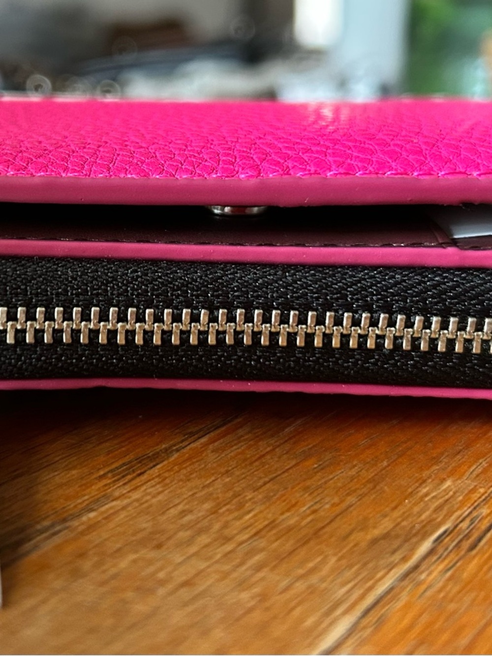 Marc Jacobs Bright Pink Pebbled Zip Wallet - Picture 2 of 5